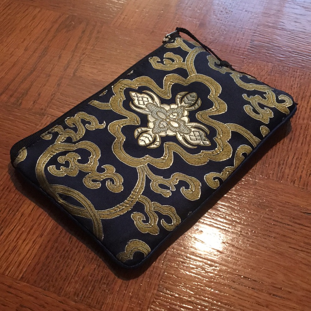 Asian brocade zippered purse